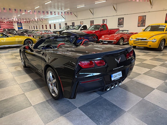 Chevrolet Corvette 9 of 27