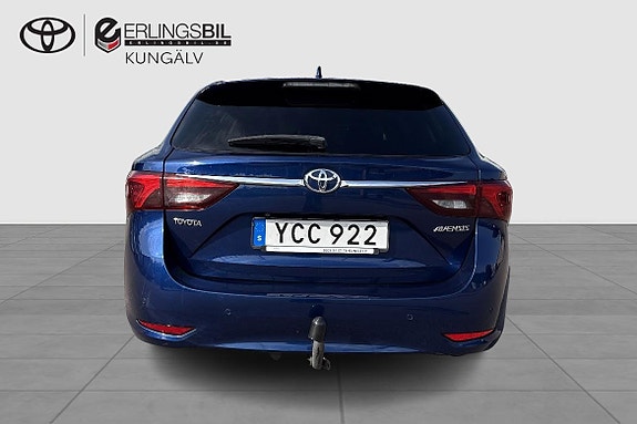 Toyota Avensis 4 of 12