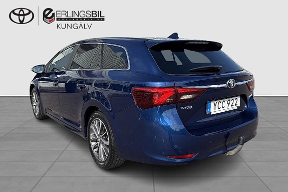 Toyota Avensis 2 of 12