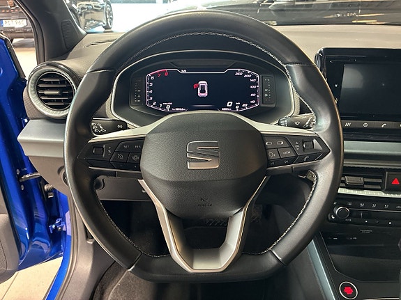Seat Arona 15 of 24