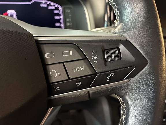 Seat Arona 17 of 24