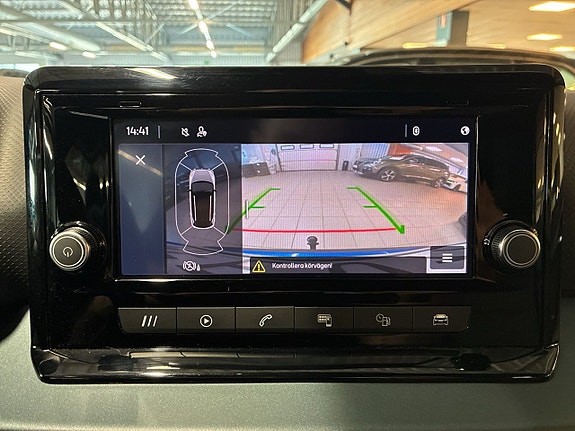 Seat Arona 18 of 24