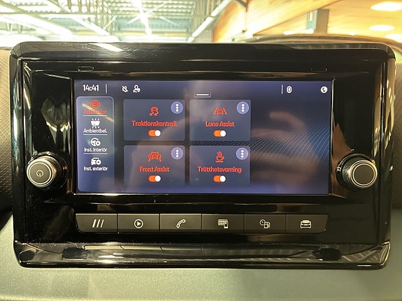 Seat Arona 20 of 24