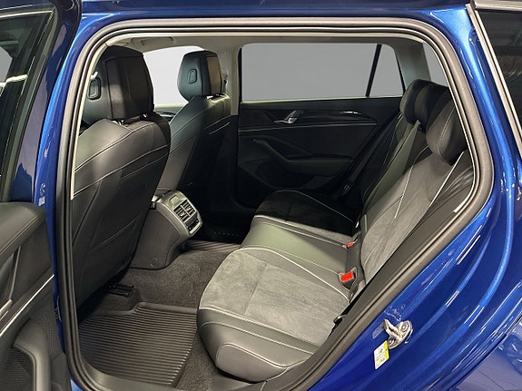 Volkswagen Passat 10 of 30
