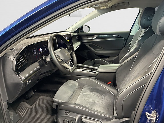 Volkswagen Passat 9 of 30