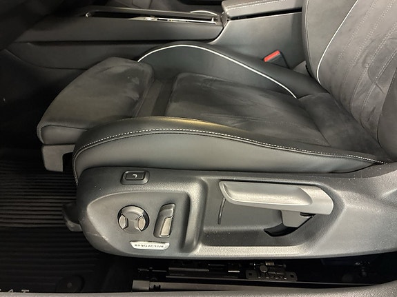 Volkswagen Passat 16 of 30