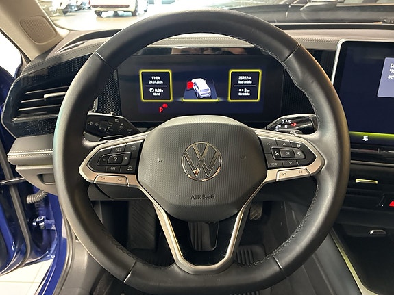 Volkswagen Passat 18 of 30