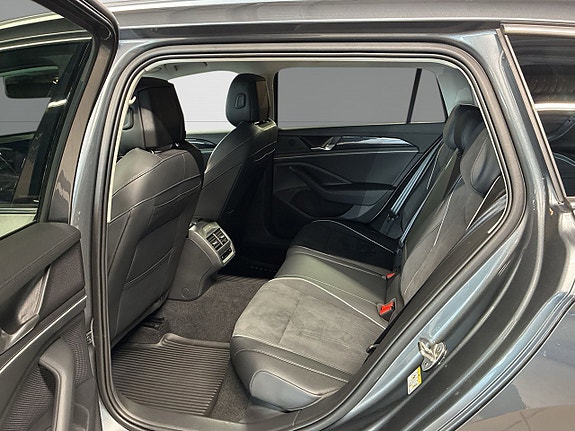 Volkswagen Passat 10 of 27