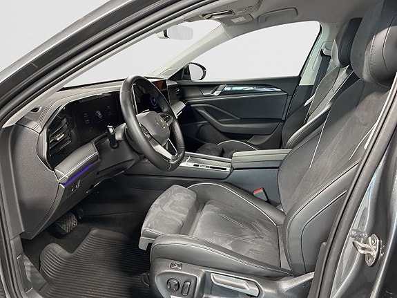 Volkswagen Passat 9 of 27
