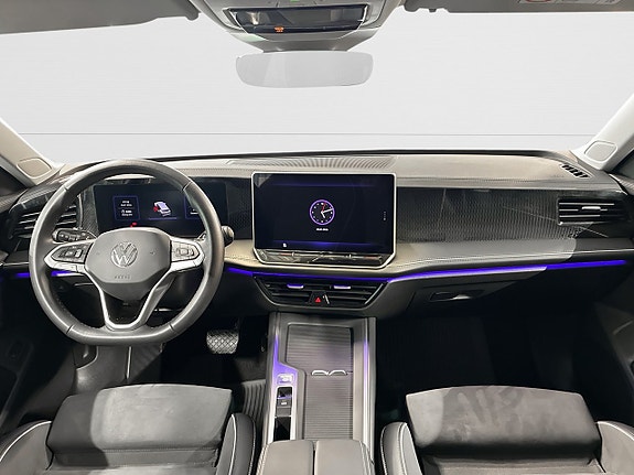 Volkswagen Passat 11 of 27