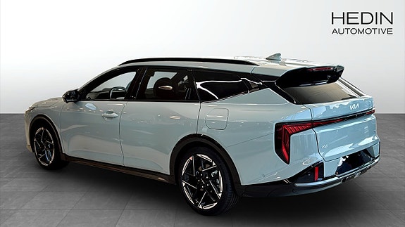 Kia K4 6 of 12