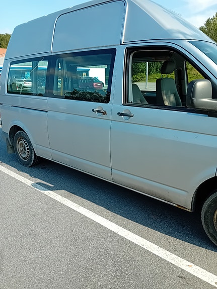 Volkswagen Caravelle 4 of 4