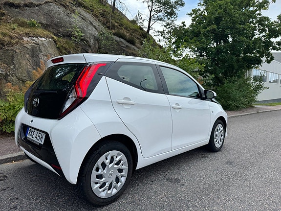 Toyota Aygo 3 of 6