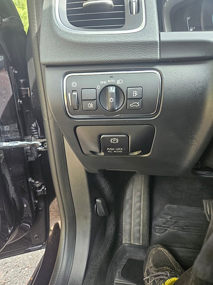 Volvo V60 6 of 8