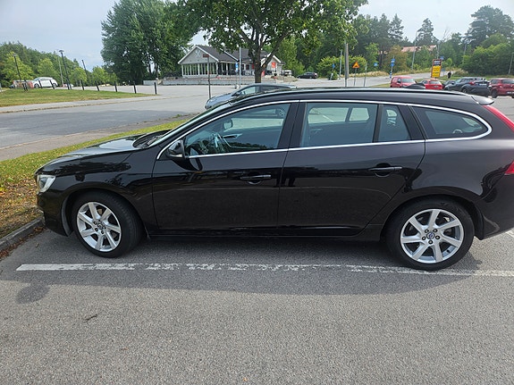 Volvo V60 4 of 8