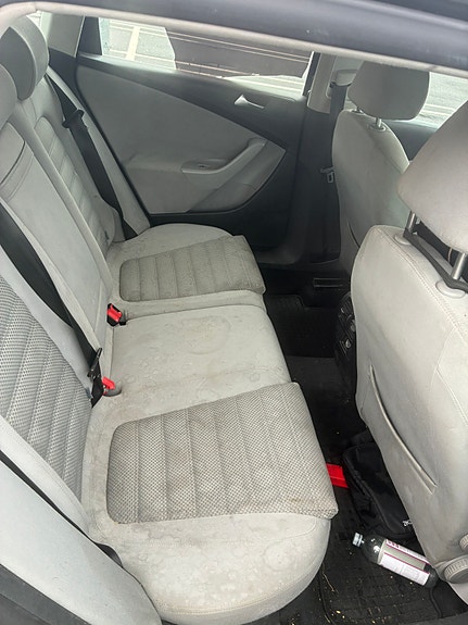 Volkswagen Passat 7 of 12