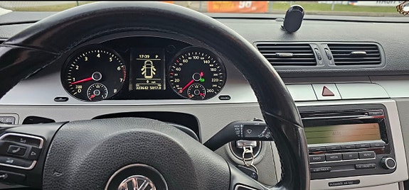 Volkswagen Passat 3 of 12