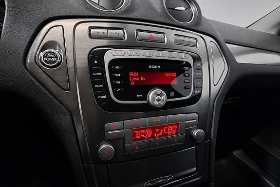 Ford Mondeo 23 of 27