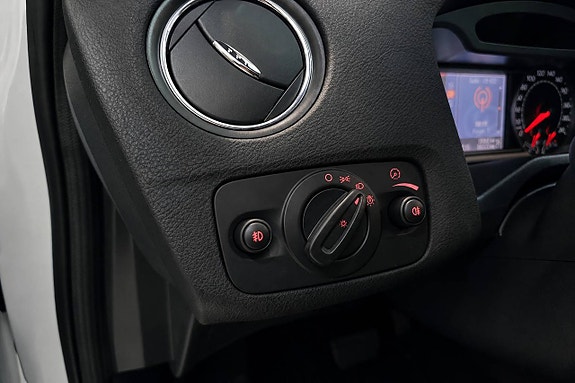 Ford Mondeo 16 of 27