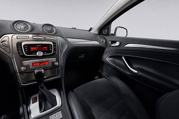 Ford Mondeo 26 of 27