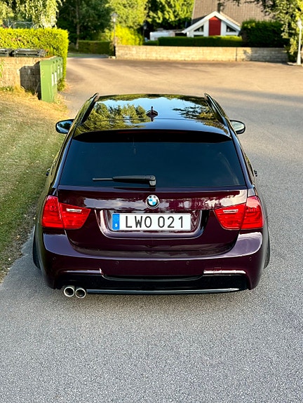 BMW 330d 2 of 8