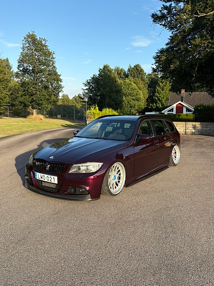 BMW 330d 4 of 8