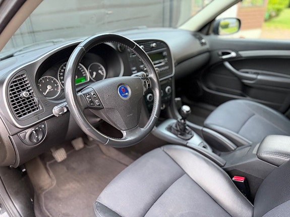 Saab 9-3 8 of 17