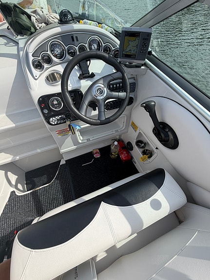 Crownline 250 CR, 2x ankarspel, Bogpropeller, 500 Tim 19 of 21