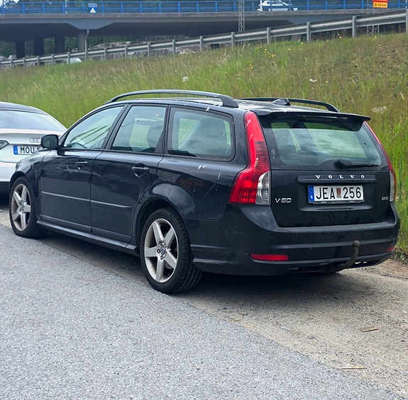 Volvo V50 3 of 10