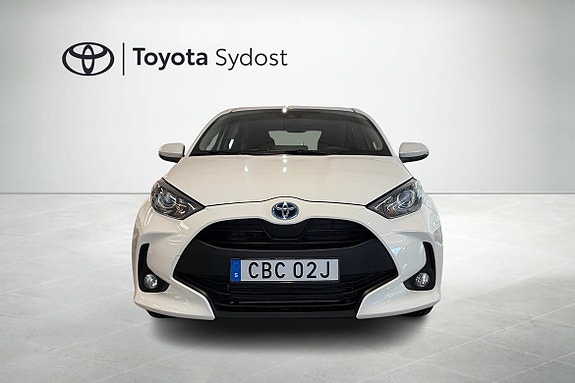 Toyota Yaris 6 of 12