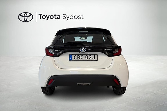 Toyota Yaris 5 of 12
