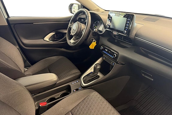 Toyota Yaris 7 of 12