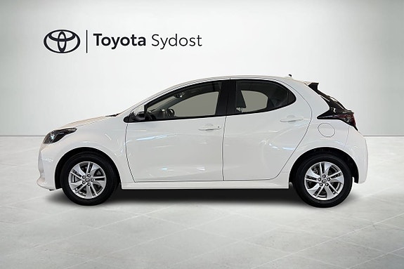 Toyota Yaris 4 of 12
