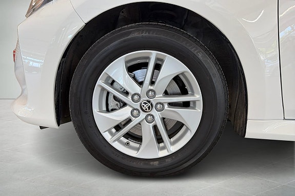 Toyota Yaris 12 of 12