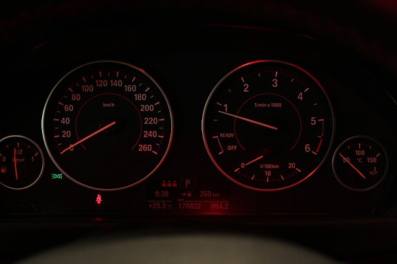 BMW 318d 27 of 30
