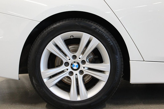 BMW 318d 10 of 30