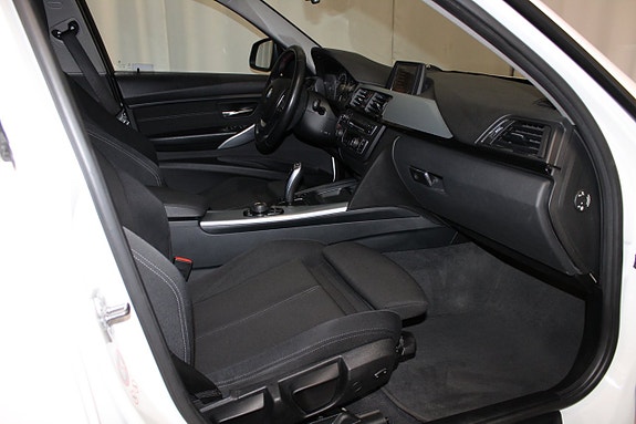 BMW 318d 20 of 30