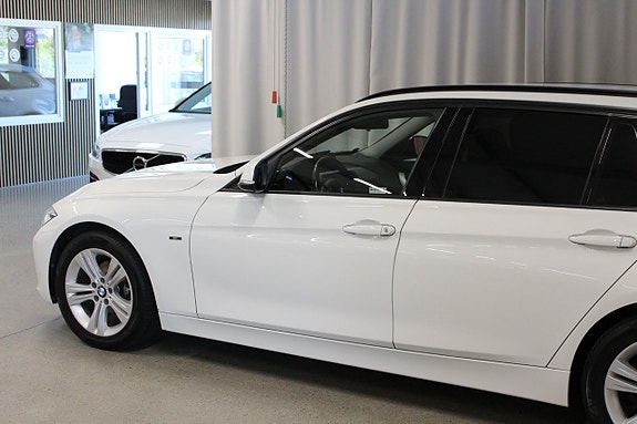 BMW 318d 14 of 30