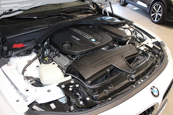 BMW 318d 15 of 30