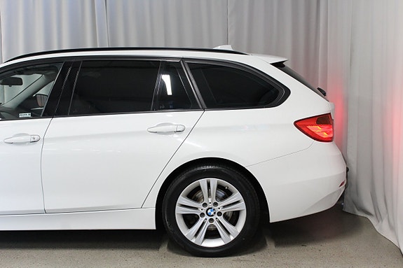 BMW 318d 8 of 30