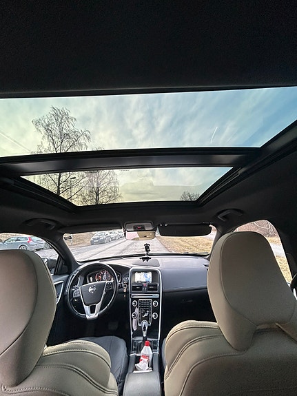 Volvo XC60 5 of 8