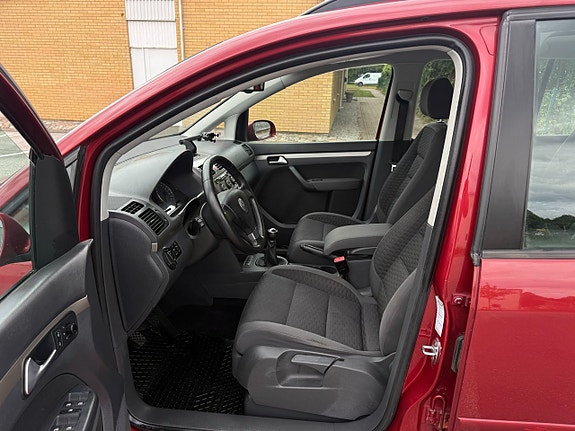 Volkswagen Touran 12 of 13