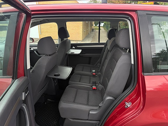 Volkswagen Touran 10 of 13