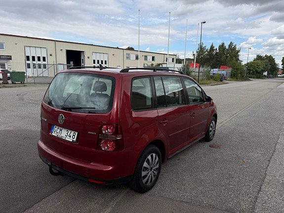 Volkswagen Touran 3 of 13