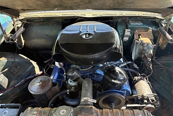 Cadillac Series 62 4 of 6