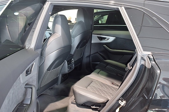 Audi Q8 8 of 9