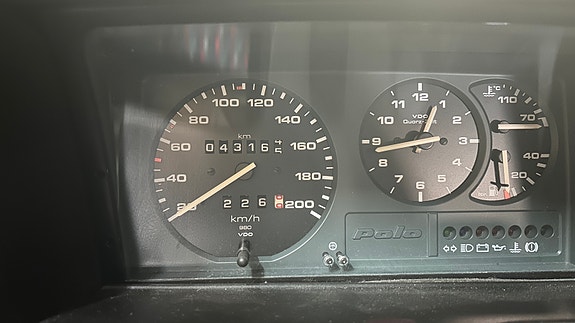 Volkswagen Polo 2 of 7