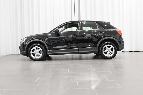 Audi Q2 2 of 18