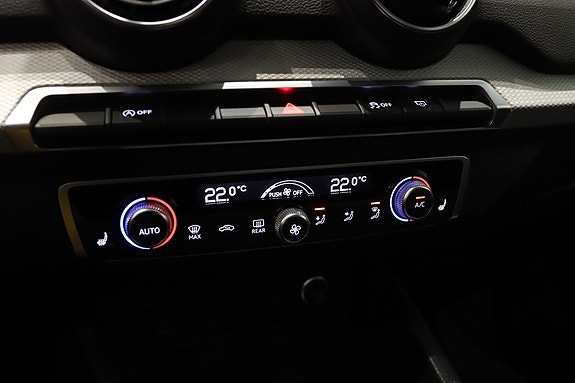 Audi Q2 16 of 18