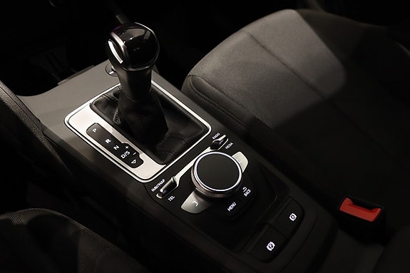 Audi Q2 17 of 18